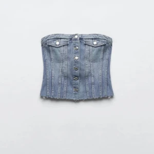 Jeans topp  - Blå jeans topp från zara som aldrig kommer till användning därav väldigt bra skick🩷