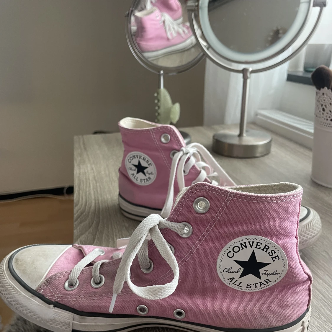 Rosa converse 