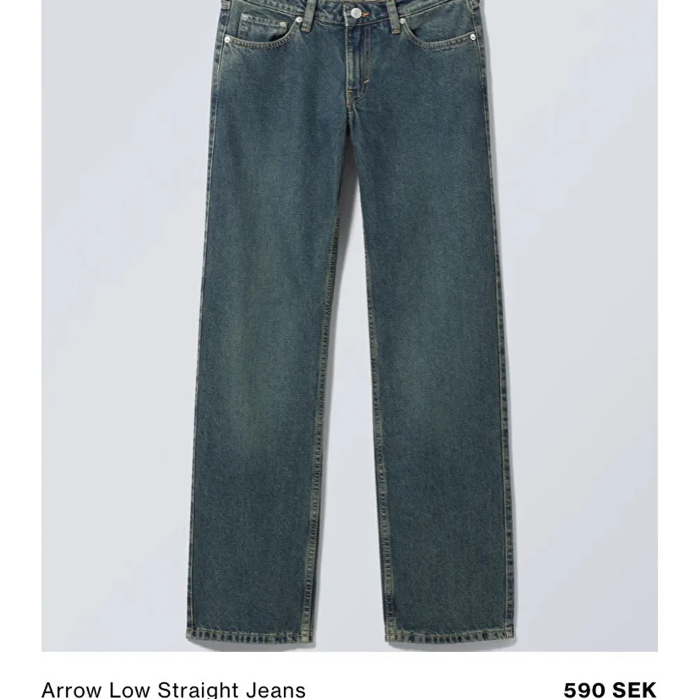 Säljer mina arrow low straight jeans från weekday som jag köpte  i vintras pga att dom inte kommer till användning. Inga defekter och använd få gånger💞  färgen är green cast. Nypris 590kr. Kom privat för fler bilder! Pris kan diskuteras . Jeans & Byxor.
