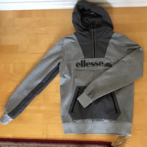 Ellesse kofta - Ellesse kofta köpt från JD