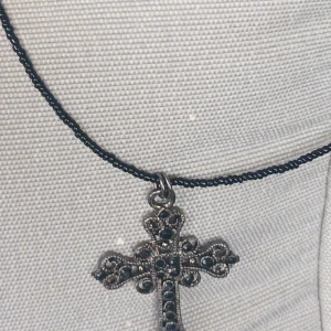 Halsband - Halsband med kors