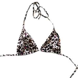 Bikini - Skitsnygg bikini från indiska! Använd två, max tre gånger!  Överdelen är storlek M och underdelen S 