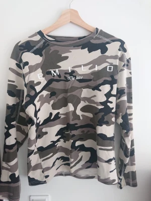 Quality Men's Camouflage longsleave. - Quality Men's Camouflage  Size M/S depending...........