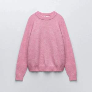 Säljer min jätte fina rosa zara tröja, i jätte bra skick! Säljer för att jag inte tycker att jag passar i rosa.  Köp direkt för 250kr💕