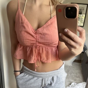 Corall rosa topp - Jätte söt corall rosa sommar topp köpt i Spanien som jag aldrig använt💗