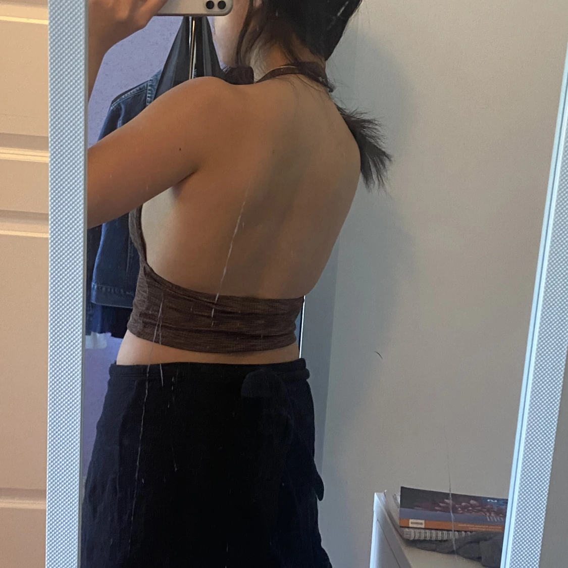 Halterneck med öppen bak - 90