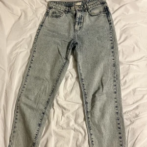 Jeans - Mom jeans i fint skick från gina!