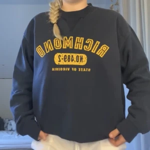 Sweatshirt - Vintage sweatshirt, perfekt nu till sommarkvällar då den inte är så tjock