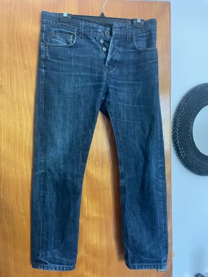 Jeans - Blåa jeans från Filippa K. Low rise.  Storlek S/M. Skriv för frågor. 