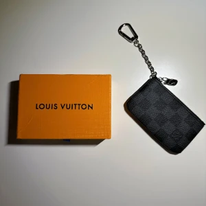 Louis Vuitton keypouch - Skick 10/10  Helt oanvänd  Box följer med 