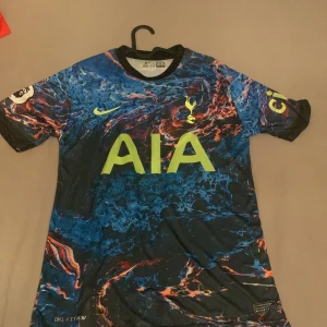 Tottenham fotbollströja - Tottenham fotbolls tröja olika färger