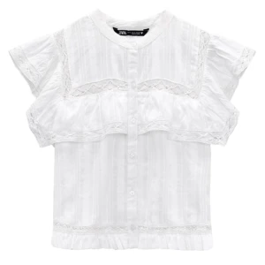 Zara topp - Säljer denna super söta toppen från Zara. Fint skick. 