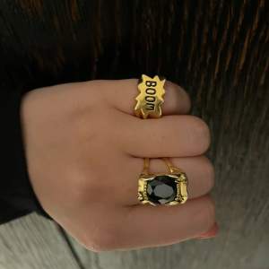 Säljer min fina gulpläterade boom ring från MN. Den är i storlek 14,5 mm så passar mig på lillfingret. Nyligen guldpläterad därmed som ny