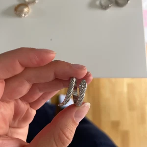 Ring - Orm ring från asos