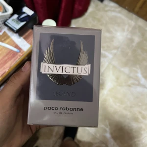Invictus legend 100 ml - Hejsan säljer en invictus legend 100 ml parfym helt ny oöppnad fick den i present