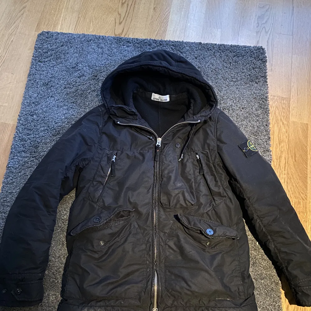 Stone island jacka köpt oktober 2022 i köpenhamn för 9900. Jackor.