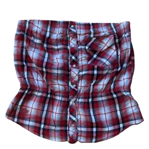 Skjort-top - Vintage top från ”only”, skick: 9/10! Skriv om du har frågor eller vill se fler bilder!