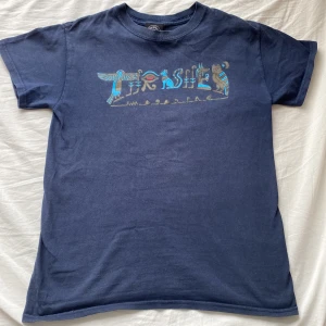 Thrasher magazine t-shirt - Säljer för att den har blivit för liten. Inte jätteanvänd och i mycket bra skick.  Nypris: 500kr