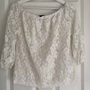 Tröja - Tröja från Lindex i storlek S. Använd endast ett fåtal gånger. 