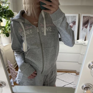 KOFTA BONDELID GRÅ - Intressekoll på kofta från Bondelid (mq)