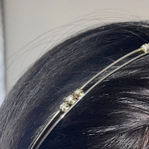 Diadem  - Diadem med stenar, för bara 15kr❤️
