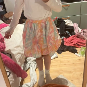 Kjol - En kjol för 80 kr för vem som hälsr 