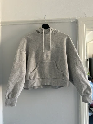 Cropped hoodie  - Cropped hoodie från & Other Stories 
