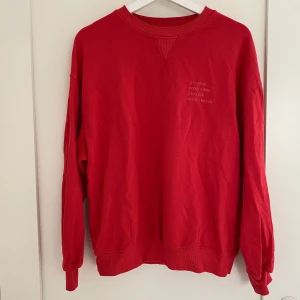 Gina Tricot X Maja Nilsson Lindelöf - Superfin tröja från Gina, använd ett par gånger och är i mycket fint skick ❤️