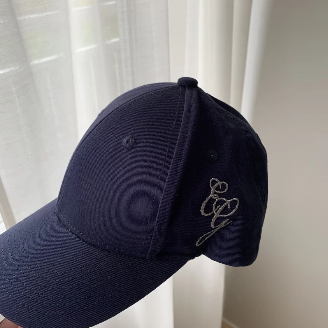 Marinblå keps - 90