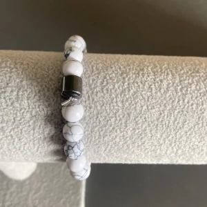 Armband  - Snygga armband inte använda 