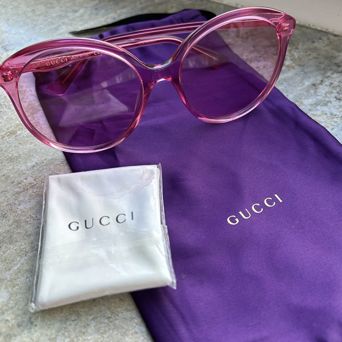 Gucci solglasögon  - 90