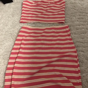 Färgglatt sett - Färgglatt sett i strl S, oanvänt. 