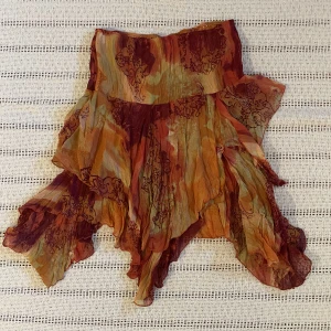 Somrig Kjol  - Sommar kjol som påmminner om fairycore, y2k  Står S på lappen men passar även M.