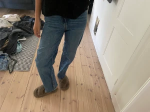 Jeans - Säljer dessa jeans från bershka storlek 34
