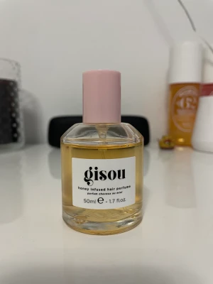 gisou - ny gisou hårparfym endast testad men föll mig inte i smaken 💖 50 ml 🎀 