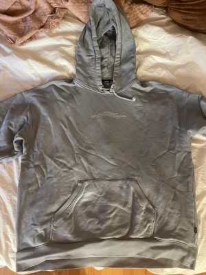 Oversized hoodie  - Oversized hoodie från Dr denim i fint skick, färgen är blå/grå