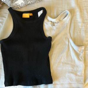 LINNE - säljer 2 linnen, ungefär lika stora. Fint skick och den svarta är oandvänd, EJ KÖP NU 