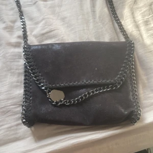 Tiamo väska  - har aldrig använt väskan, den är helt ny.