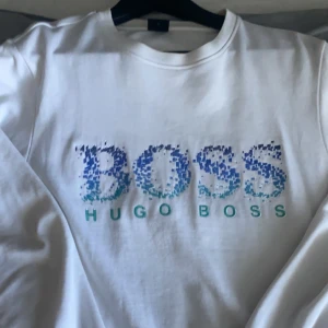 Hugo boss Tröja  - Fin tröja säljs inte längre pris kan diskuteras vid snabb 