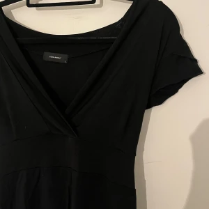 T-shirt - Band i midjan 