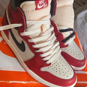 Jordan 1 LnF - Jordan 1 Lost and Found Storlek 43 Condition: Ny som aldrig använt  Pris: 4000 Priser går att diskutera 🤝🏻