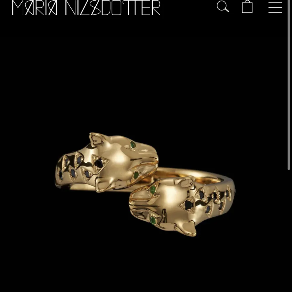 Kollar om någon skulle vilja byta min leopard ring från maria Nilsdotter till en annan guld ring från maria. Nypriset är 4295kr, hör gärna av dig!❤️❤️. Accessoarer.