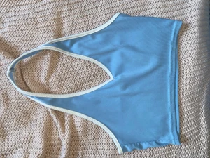 Simpel halterneck top💙 - Söt halterneck top från shein i ribbat tyg💙 väldigt skön 