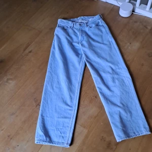 Vailent jeans XS baggy 350kr - Använda 1 gång inköpta på carlings perfekt för skating 