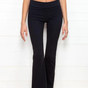 Yoga pants - Säljer dessa populära yoga pants ifrån brandy Melville. Använda 3 gånger och inga defekter finns!