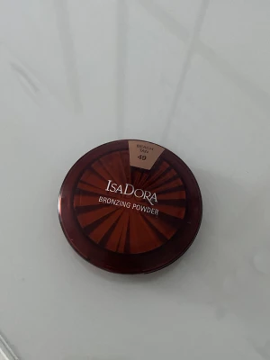 Bronzer  - Så snygg Bronzer! Säljer pågrund av jag köpte fel färg! ❤️ helt oanvänd 