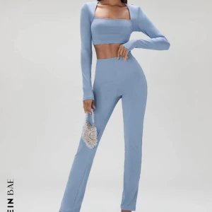 Ljusblått set💙 - Jättesnyggt blått set från sheinbae, aldrig använt så i nyskick💙jag har bild på tröjan också men fick inte plats 