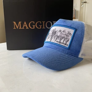 MAGGIORE - MAGGIORE Lmited Edition C6  Allt ingår,box och påse. Justerbar på baksidan med knappar. Har du funderingar skriv DM. 