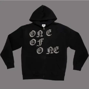 One of one - Säljer min one of one tröja eftersom att den har blivit liten