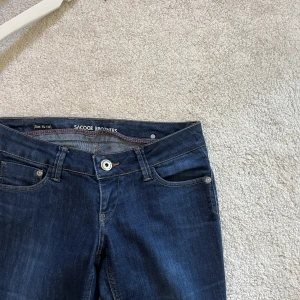 Low waist jeans - Köpte på Plick men är för små så kan ej visa bild på 🥲